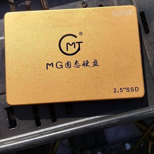 议价麦光MG黑金300 120GB固态硬盘，2.5寸SATA接口