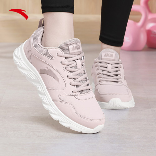 安踏皮面防泼水跑步鞋女