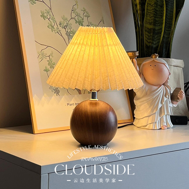 台灯卧室百褶复古实木书房起夜夜灯温馨浪漫桌面装饰氛围感床头灯