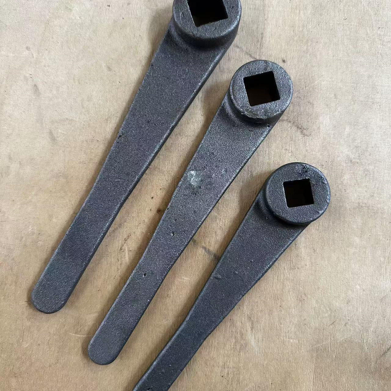 船用阀门铸钢手柄 陆用阀扳手 油滤器手把 旋塞阀扳手 方孔把手图片