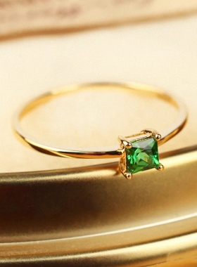 沙佛莱祖母小绿方钻戒指