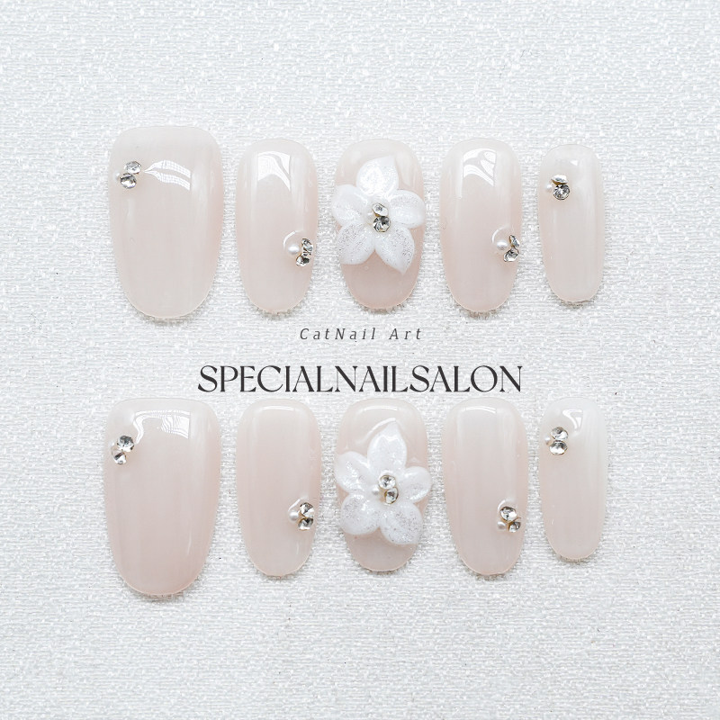 【玉兰花开】纯手工穿戴甲立体雕花皎月白猫眼钻饰高级感美甲贴片,彩妆/香水/美妆工具,穿戴甲/甲片,淘宝优惠券,粉丝福利购,淘宝优惠卷