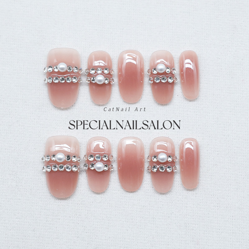 【蜜桃公主】纯手工穿戴甲日常珍珠钻饰高级感新年款显白美甲贴片,彩妆/香水/美妆工具,穿戴甲/甲片,淘宝优惠券,粉丝福利购,淘宝优惠卷