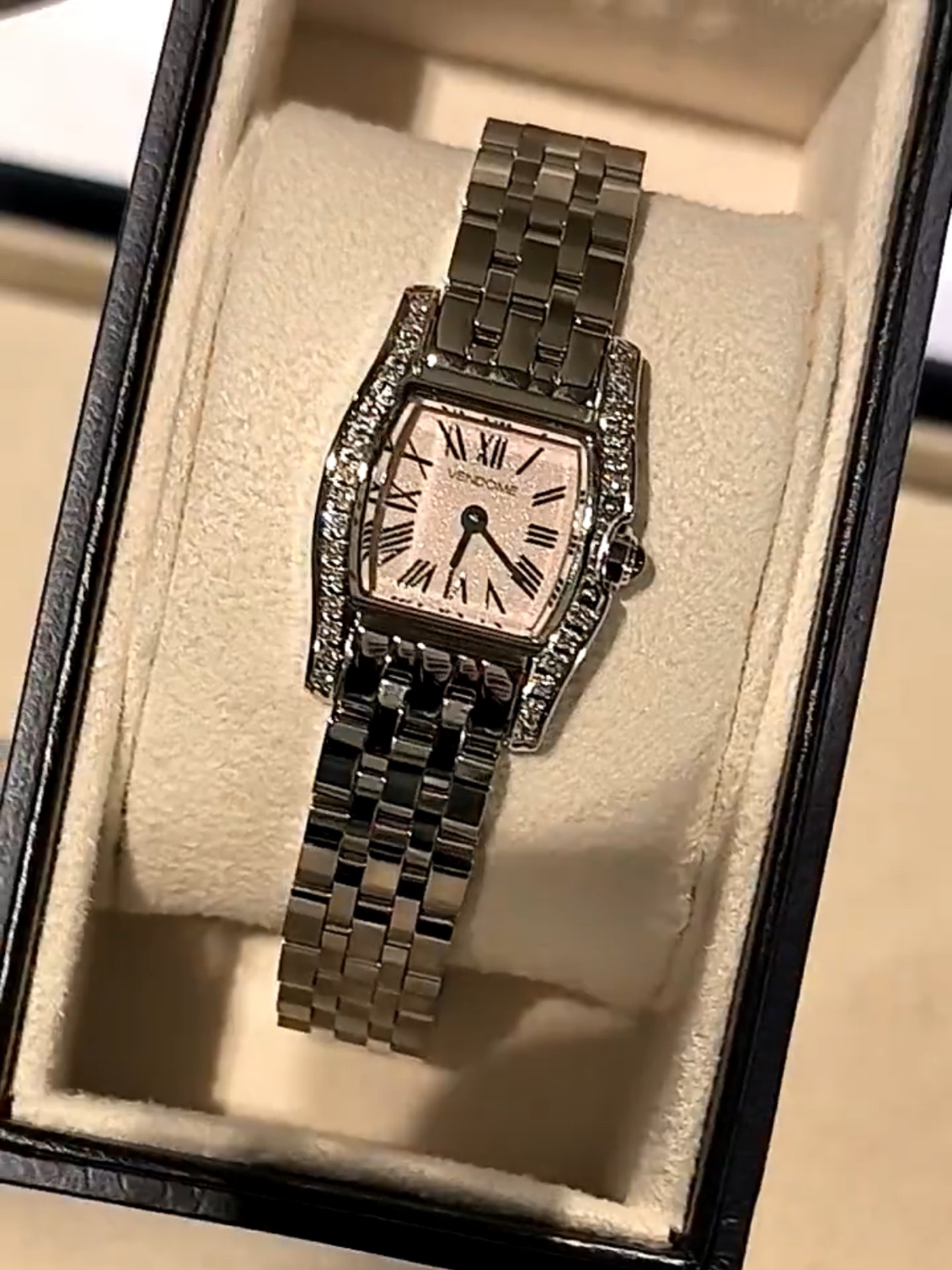 日本镶钻宝石女表通勤礼物优选