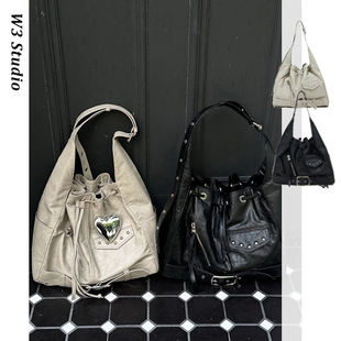 W3Studio2025秋冬新款韩国ins复古机车抽绳大容量休闲斜挎单肩包