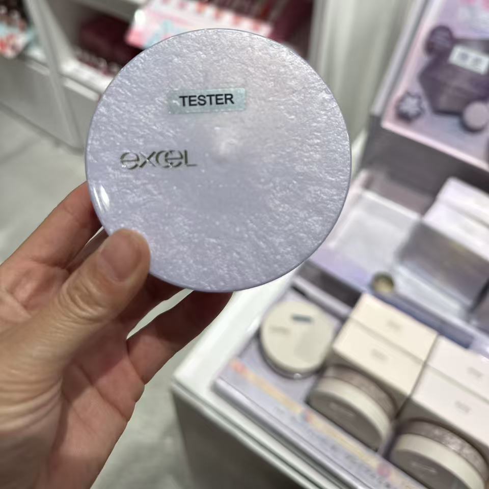 予日本专柜EXCEL2025年圣诞限定定妆散粉葆湿精华蜜粉EX04