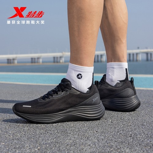 特步跑步鞋男鞋2025春季减震运动鞋专业训练黑色跑鞋975119110048
