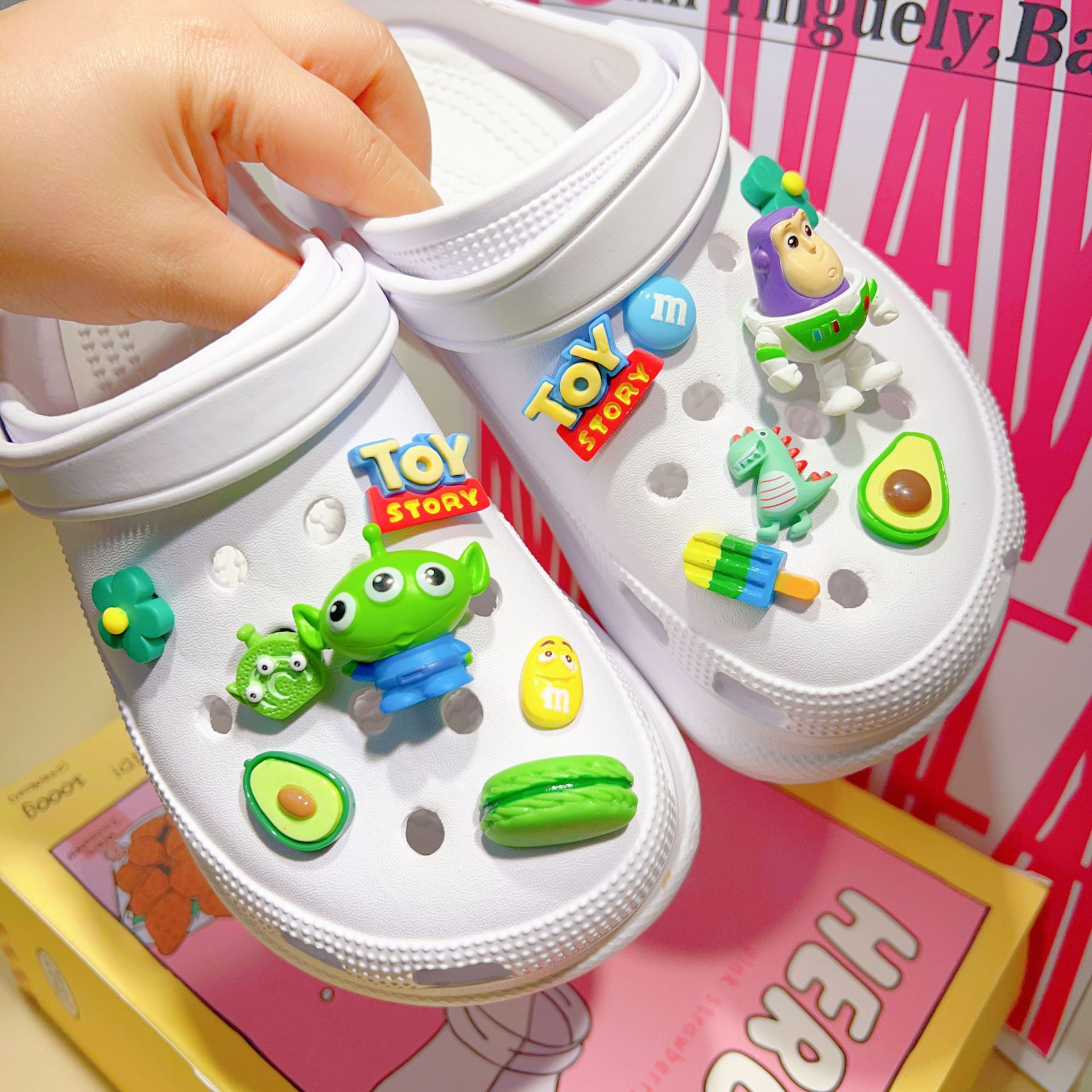 crocs鞋扣鞋花巴斯光年