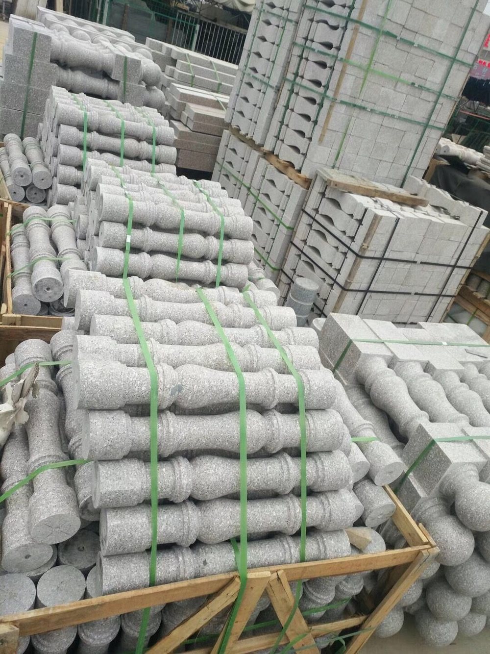 锈石阳台花瓶柱子扶手栏杆花岗岩石材楼梯墙院护栏石广西白栏杆