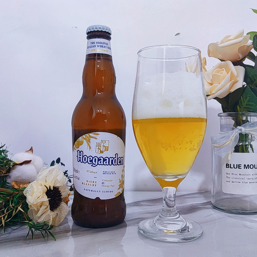 越南进口福佳白啤酒330ml/瓶