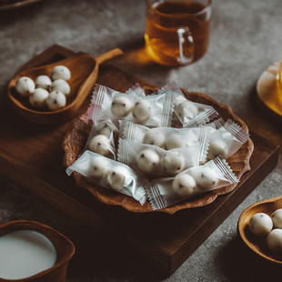 休闲糖果138g 网红零食夹心球独立包装 午喵 酸奶山楂球奶乐楂奶球