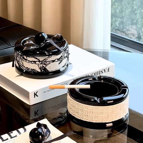 中古风陶瓷烟灰缸家用客厅高级小众带盖防灰飞轻奢创意摆件