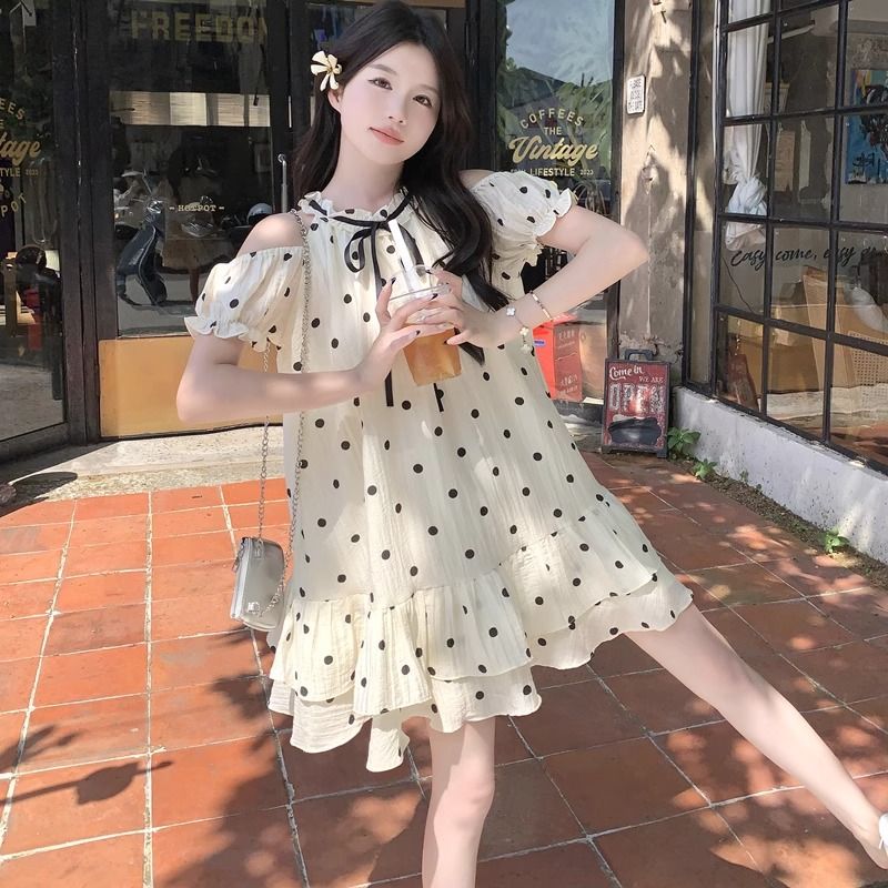 法式甜美露肩波点连衣裙
