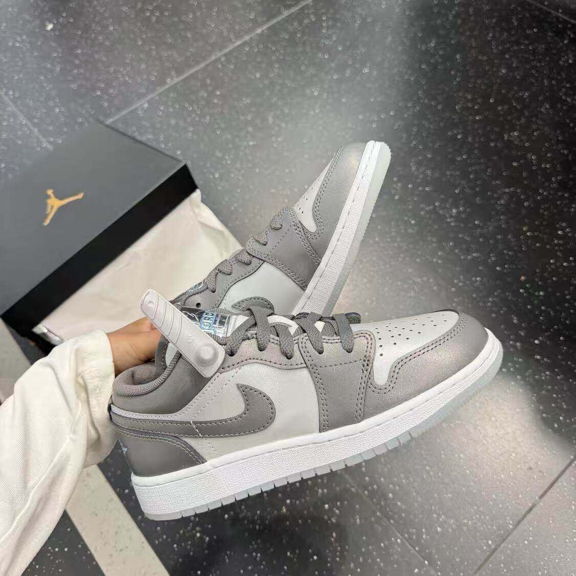 NikeAirJordan1耐克大童男女乔丹板鞋低帮运动休闲耐磨板鞋HV4398
