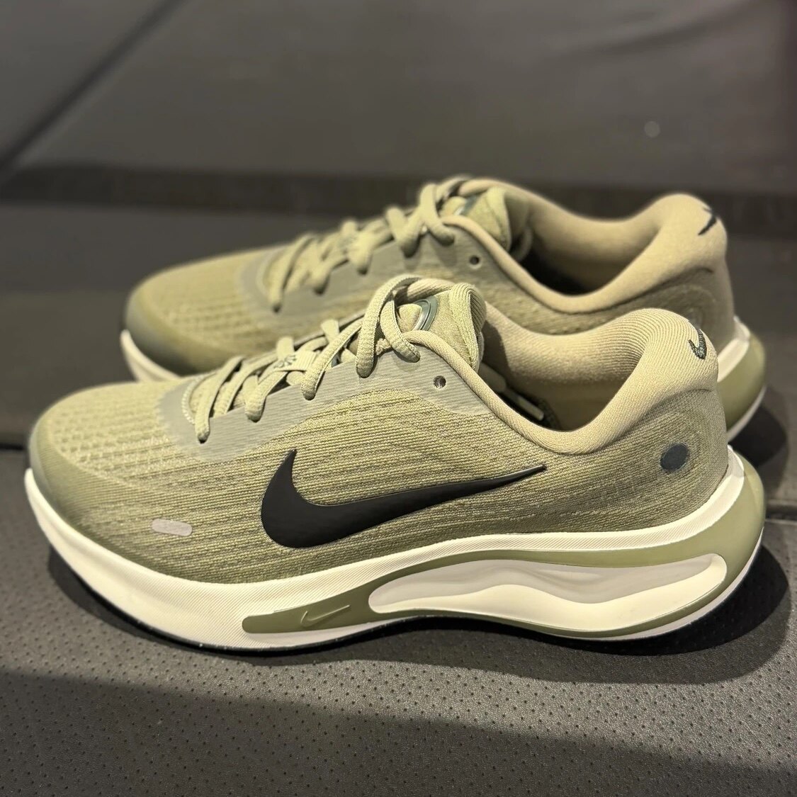 Nike Journey Run耐克男款公路长跑圆头支撑运动跑步鞋FN0228-302