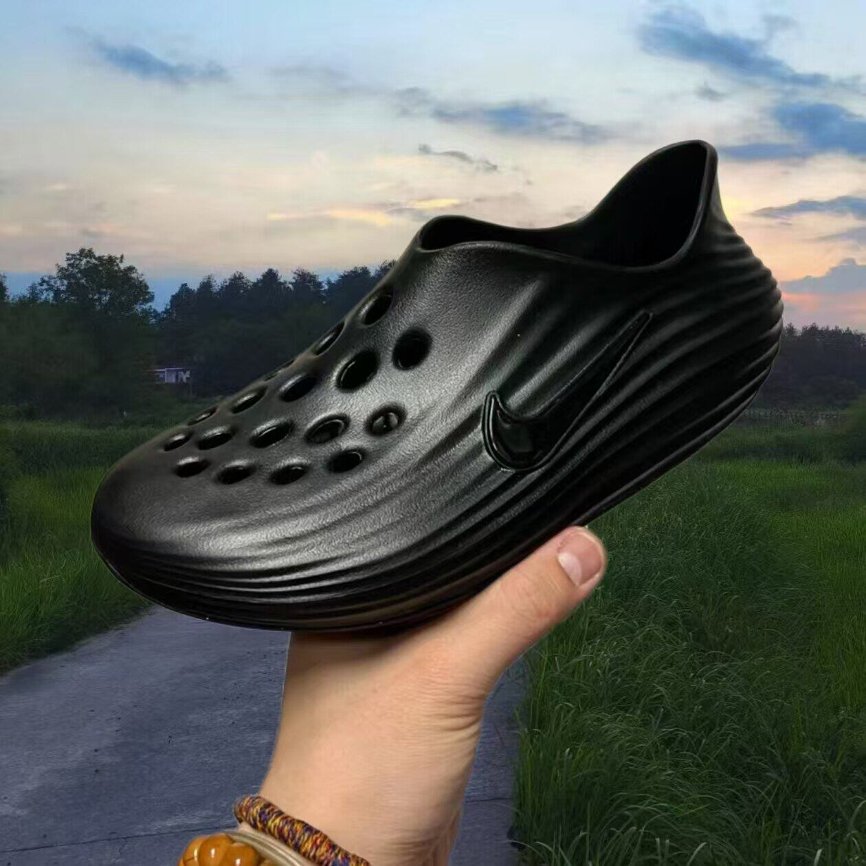 NIKE ReactX Rejuven8 耐克男鞋一脚蹬洞洞鞋软弹凉鞋HV5060-001