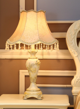 欧式台灯创意客厅沙发茶几灯婚庆结婚房间家用卧室温馨浪漫床头灯