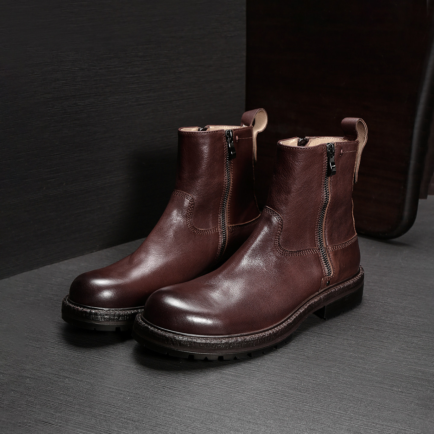 高帮男靴2025秋冬厚底牛皮马丁靴拉链时尚户外马丁靴圆头潮流靴子