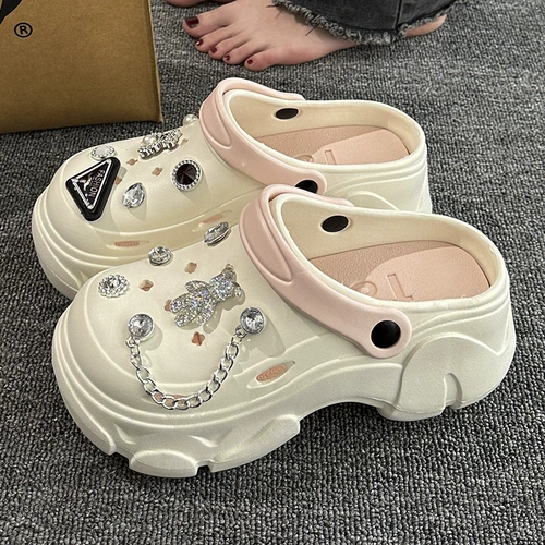 Летние тапочки в стиле Crocs на платформе, пляжные нескользящие мюли, женские тапочки, женский стиль, коллекция 2024 года, подходят для носки на улице, пляжный стиль, закрытый носок