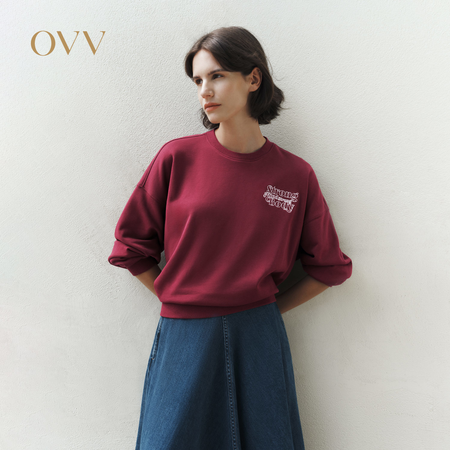 字母刺绣 都市休闲 套头设计