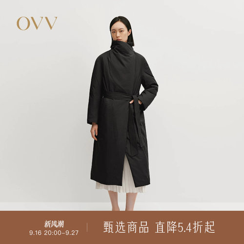 可翻折立领 中长长度 无绗线设计