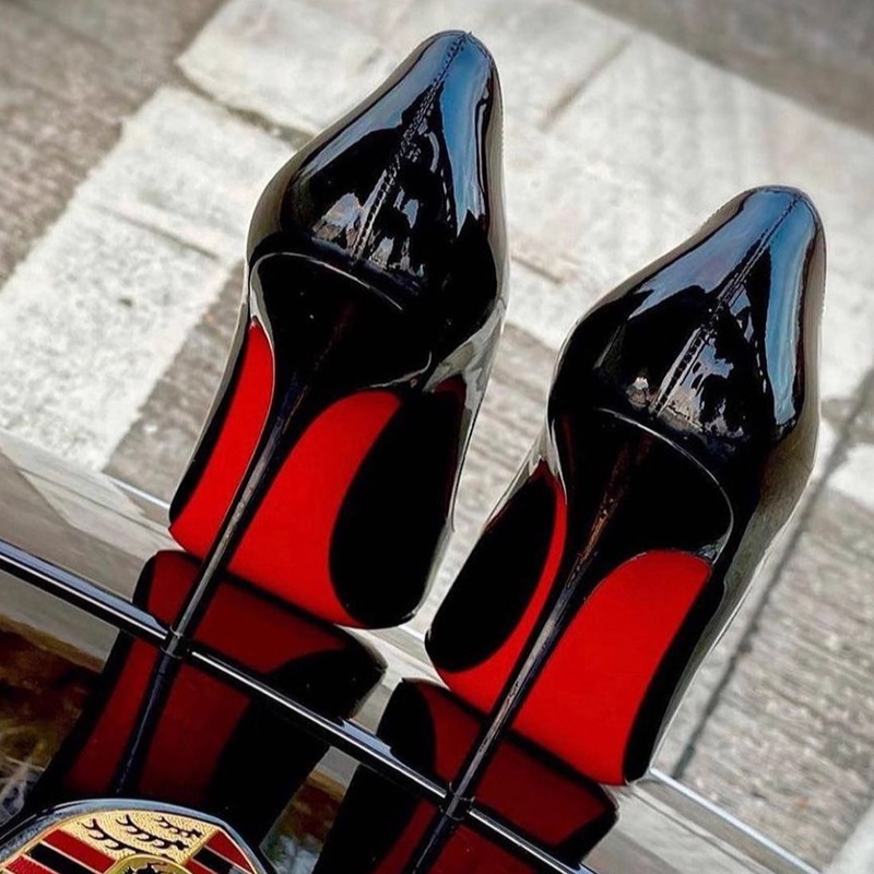 细跟尖头高跟鞋绒面漆皮红底鞋