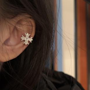 [楼哈哈]小众轻奢高级感锆石微镶十字架耳夹无耳洞方圆脸耳骨夹新