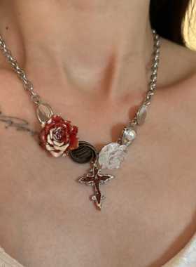 楼哈哈哥特风玫瑰花十字架项链
