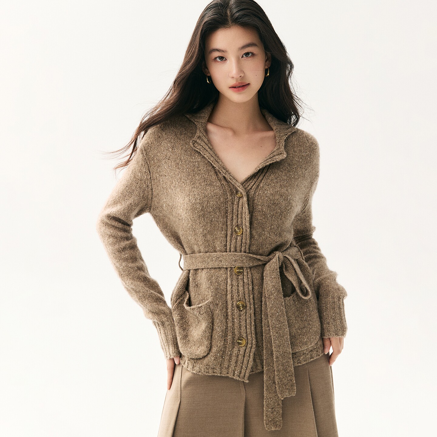 加厚山羊绒半开领收腰开衫毛衣女