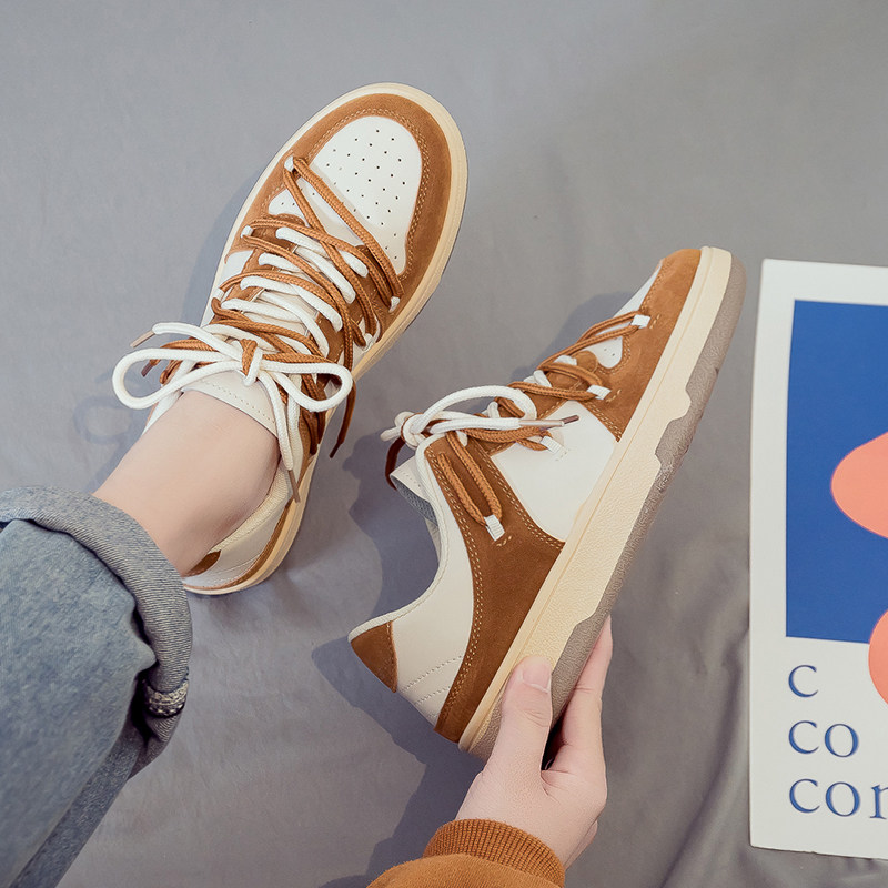 2024 여름 새 스포츠 신발 유행 신발 유행 신장 증가 남성 신발 다목적 캐주얼 틈새 도덕적 훈련 가죽 신발