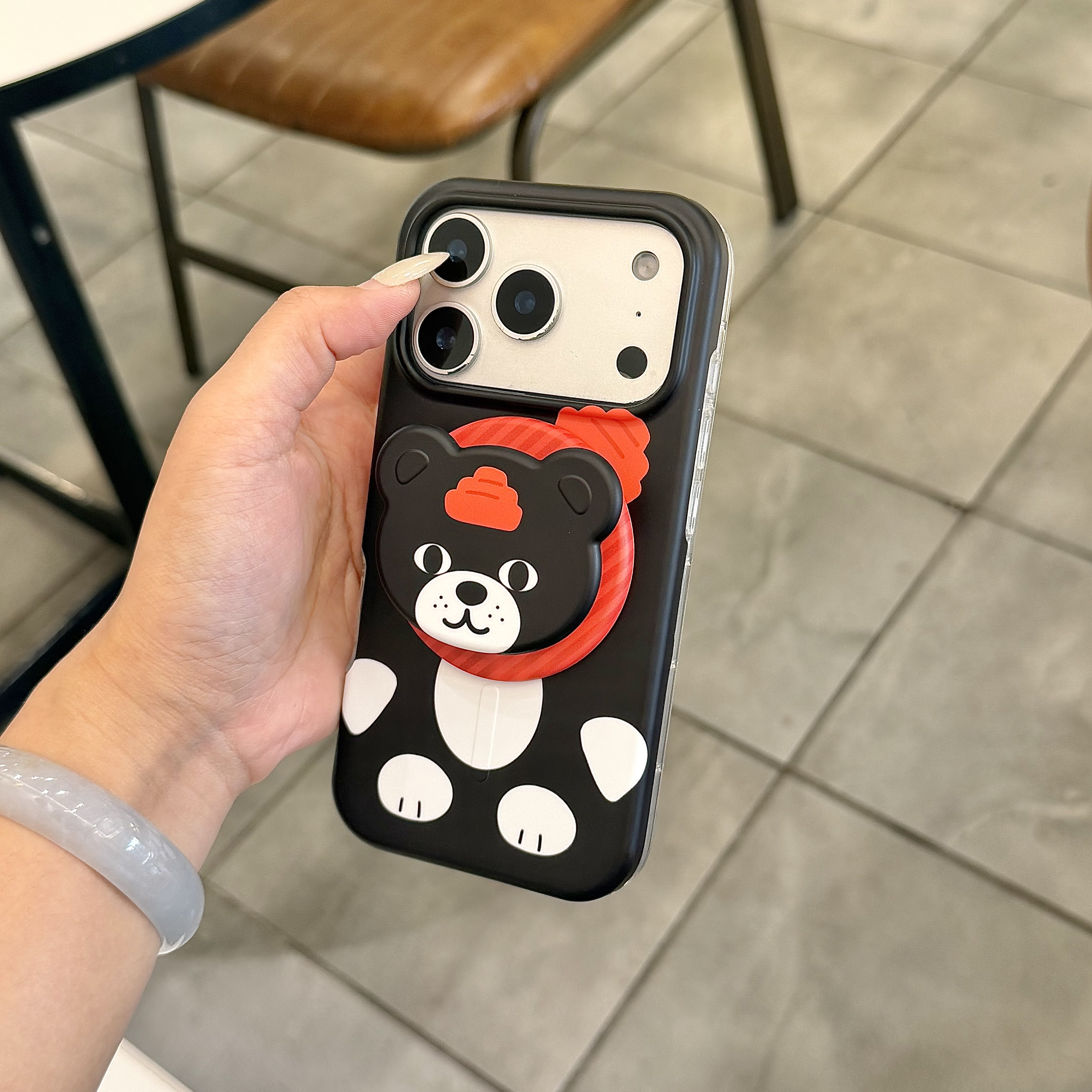 适用于苹果iPhone17promax卡通猫咪磁吸支架15pro/16pro手机壳15/16/17黑色可爱16promax保护套15promax