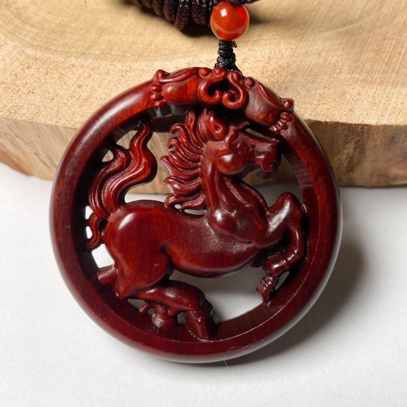小叶紫檀木雕马挂件项链钥匙扣红木马挂件木雕生肖马镂空马牌吊坠