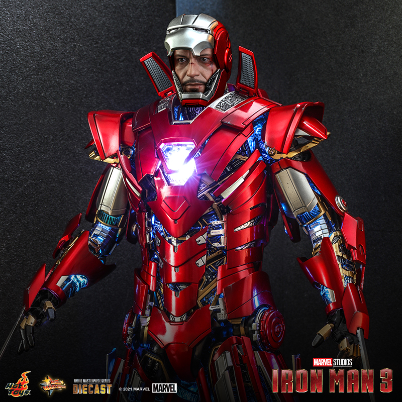 【现货】HotToys 钢铁侠 银色百夫长盔甲版 1:6 合金人偶兵人