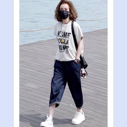 2025夏季新款休闲时尚简约短袖套装女圆领T恤+松紧腰八分裤两件套