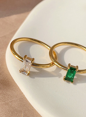 欧美ins风 电镀18k金祖母绿色方钻金色戒指女 个性钛钢 指环