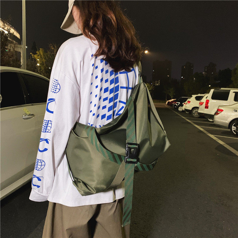 大容量文艺风单肩包女尼龙布休闲韩版运动斜挎包男时尚百搭背包潮