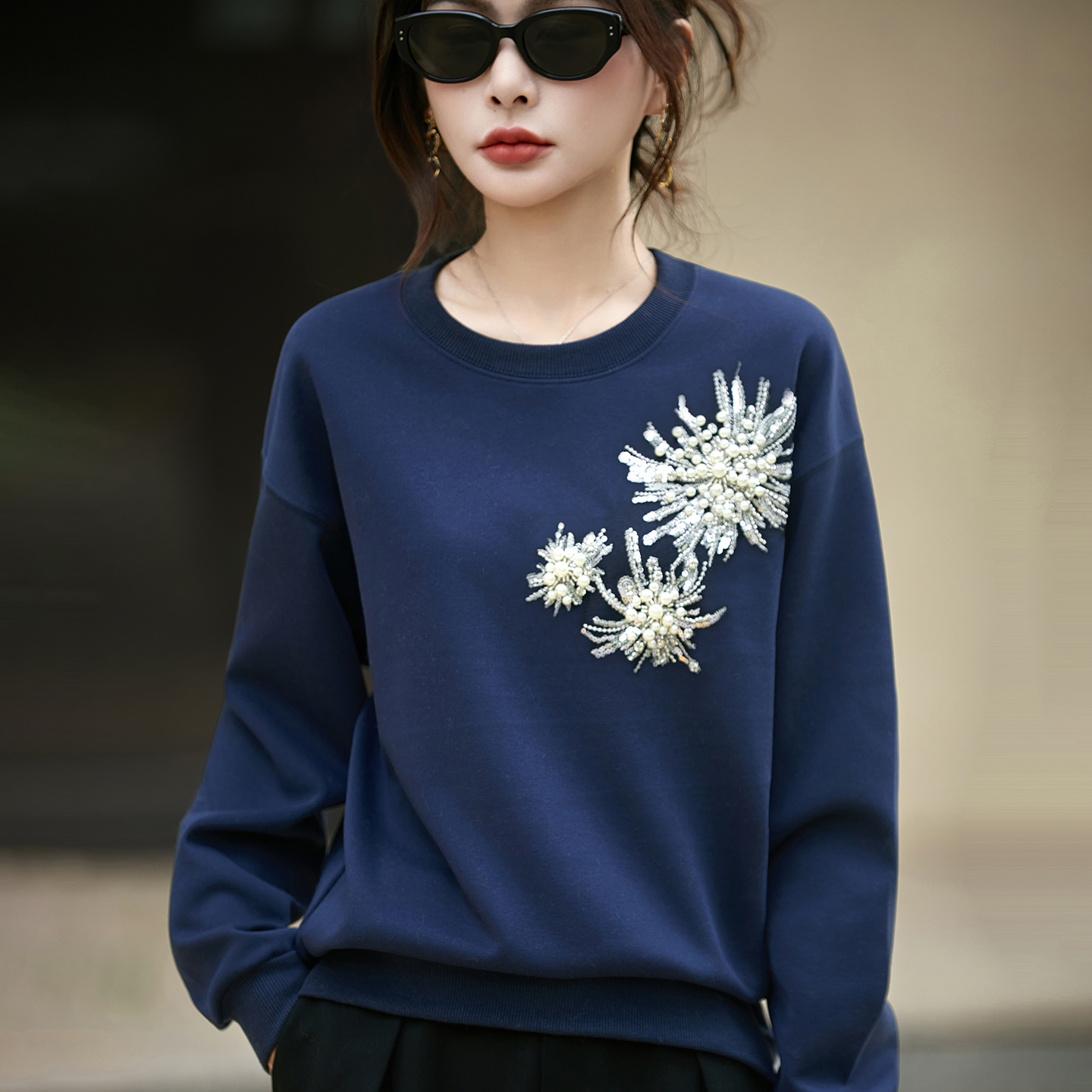 JOYIASS法式钉珠立体花朵卫衣女2025新款设计小众宽松休闲保暖巨