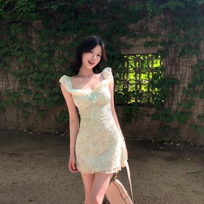薄荷绿特别漂亮掐腰小飞袖吊带连衣裙女夏高级感小个子短款碎花裙