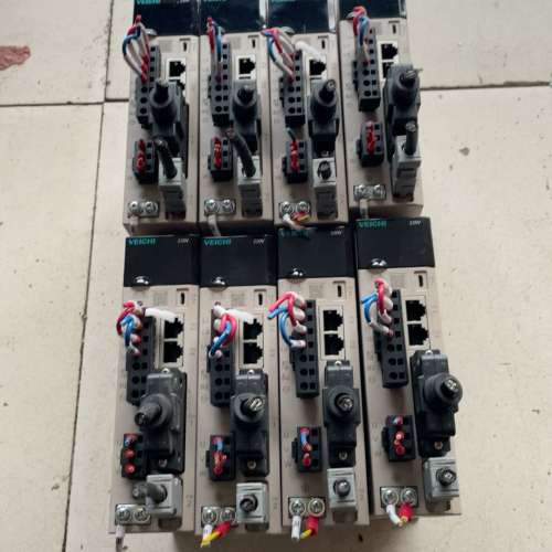 议价伟创伺服驱动器SD700-3R3A-PA，220V输入，三相维修