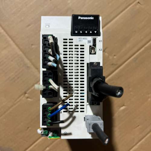 议价松下伺服驱动器MEDLN83SG，2.5KW功率，三相200维修