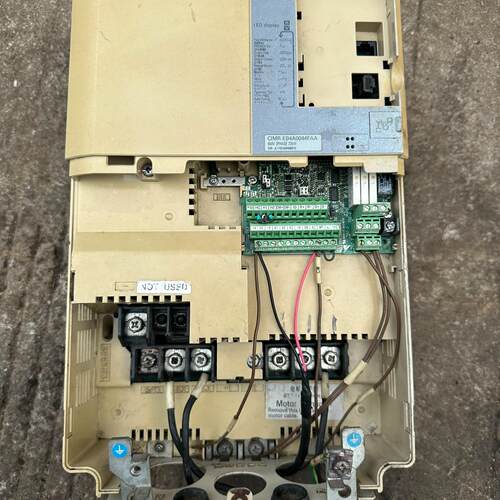 CIMR-EB4A0044FAA 变频器 安川E1000 22KW 工控调速装置议价维修