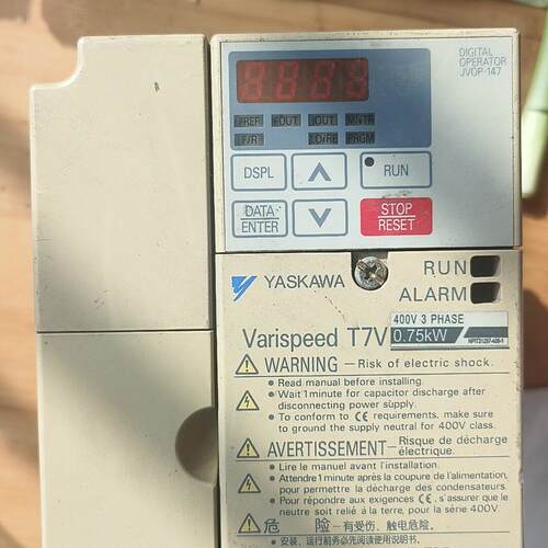 CIMR-V7CJ40P7 安川变频器 三相400V 0.75kW 工业调速议价维修