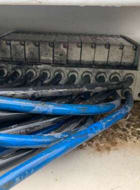 议价NEWSMC电磁阀，阀岛，气控阀，一共三套。无总线，成色一般。