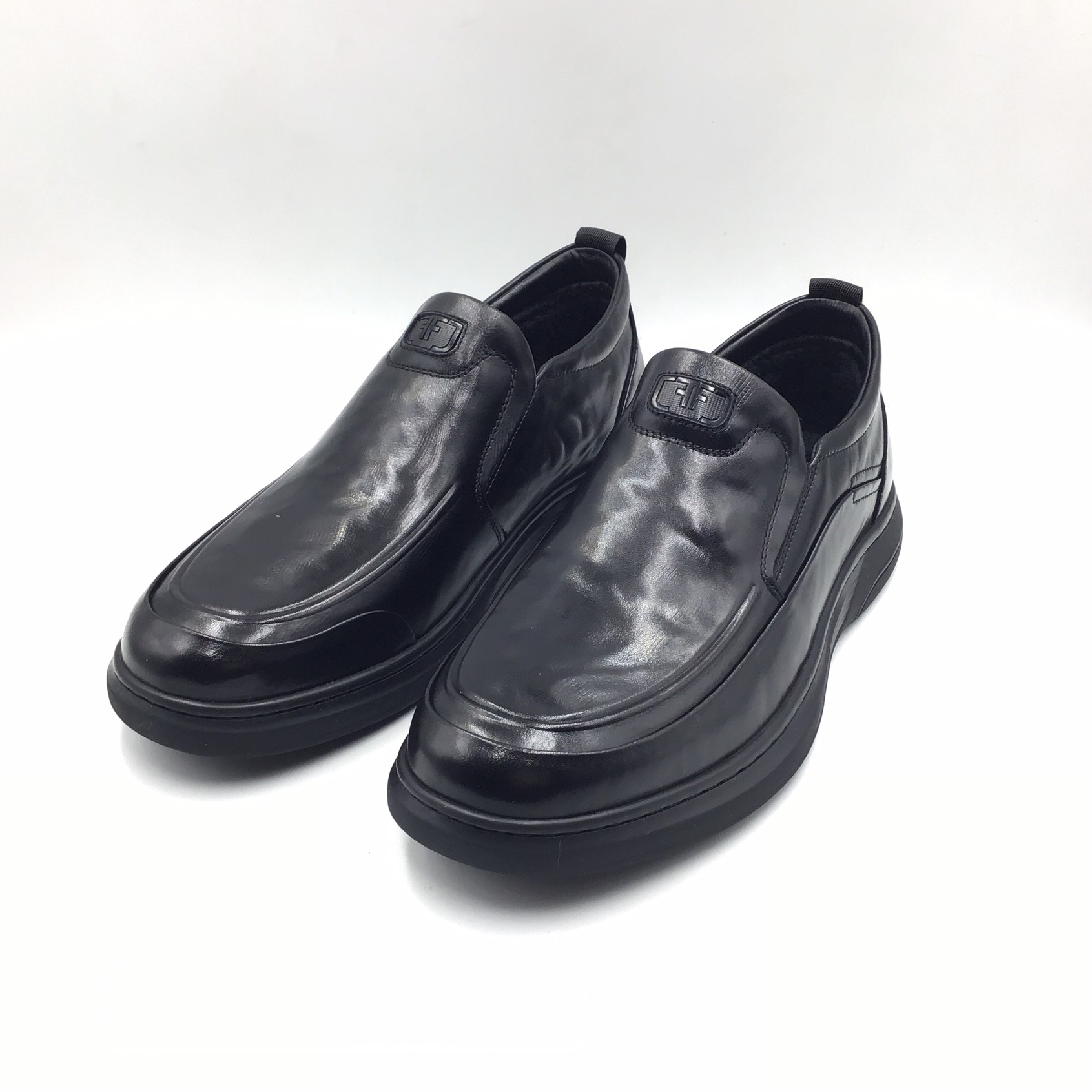 上脚很显气质2025年冬季新款商务休闲棉鞋真皮厚底舒适时尚男皮鞋