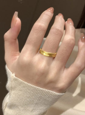 爆闪黄金色拉丝古法素圈戒指