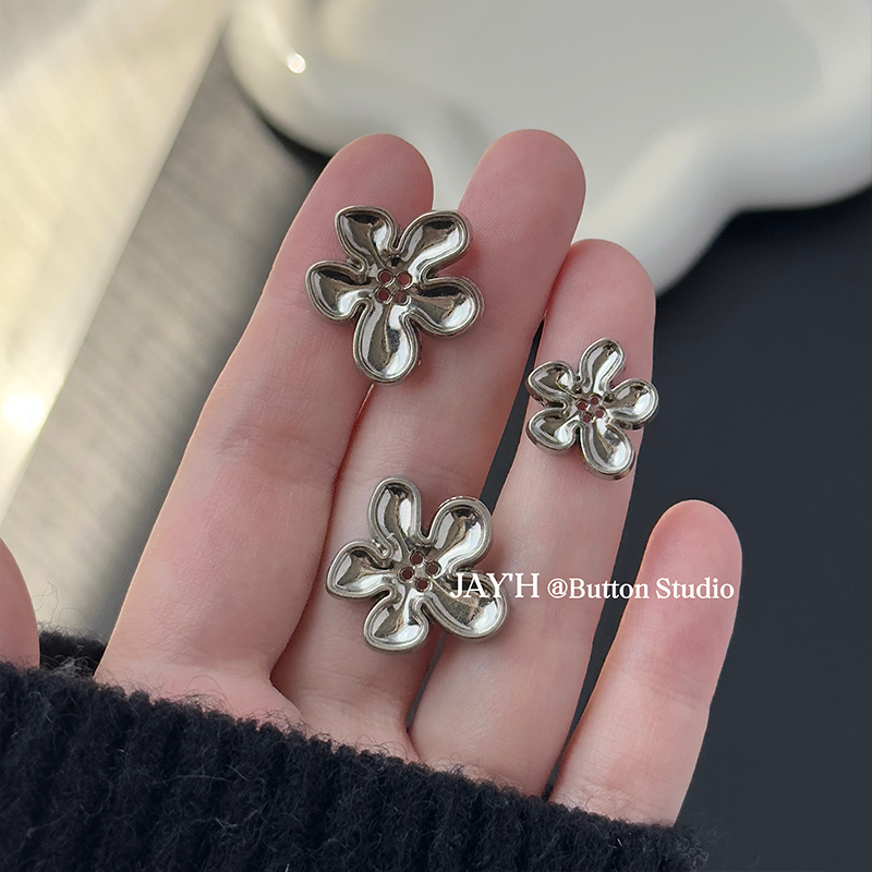 Jay'H 金属花朵四眼纽扣甜美女针织开衫毛衣衬衫连衣裙手缝装饰扣