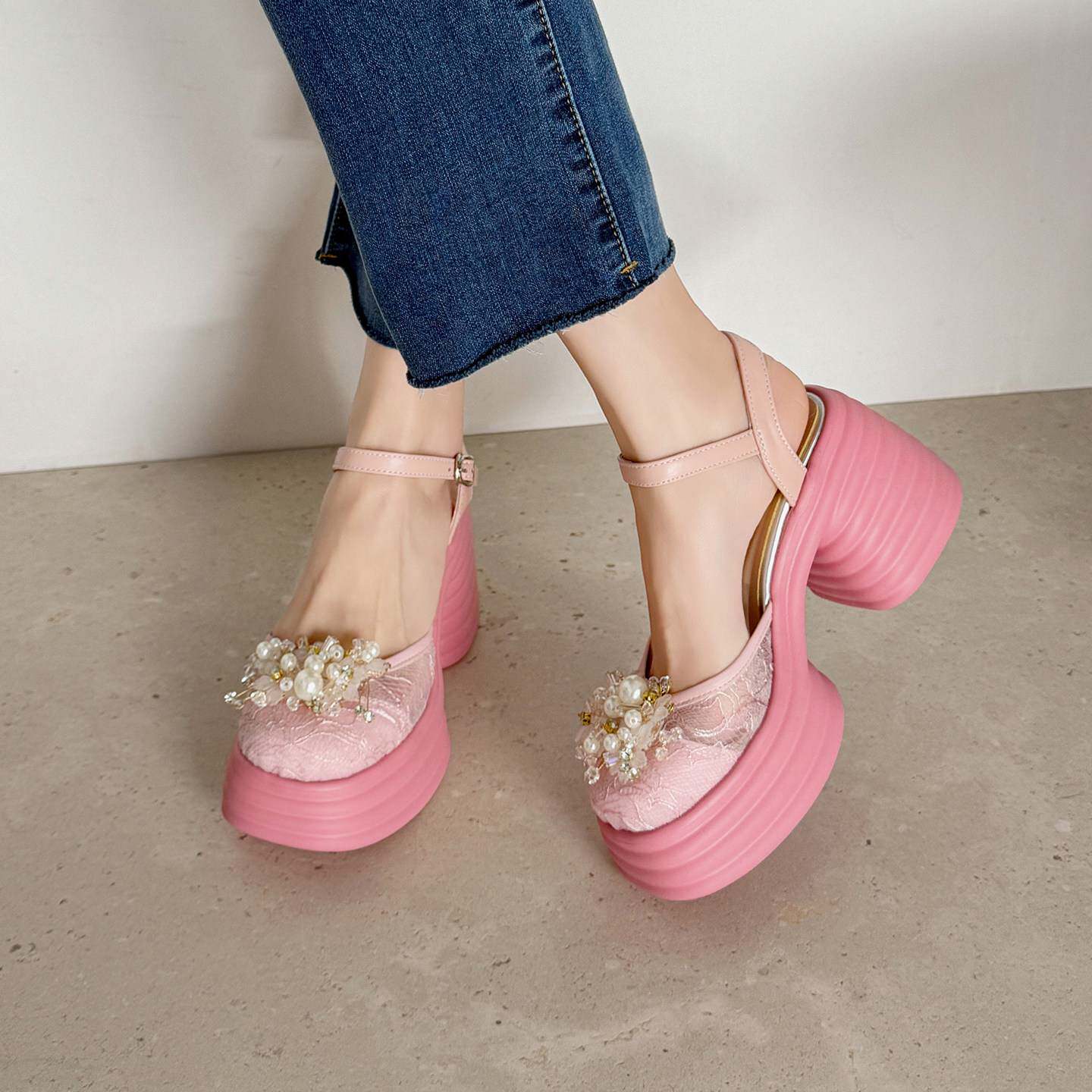 10cm超高跟粗跟凉鞋女包头串珠蕾丝甜美风花朵一字扣厚底玛丽珍鞋