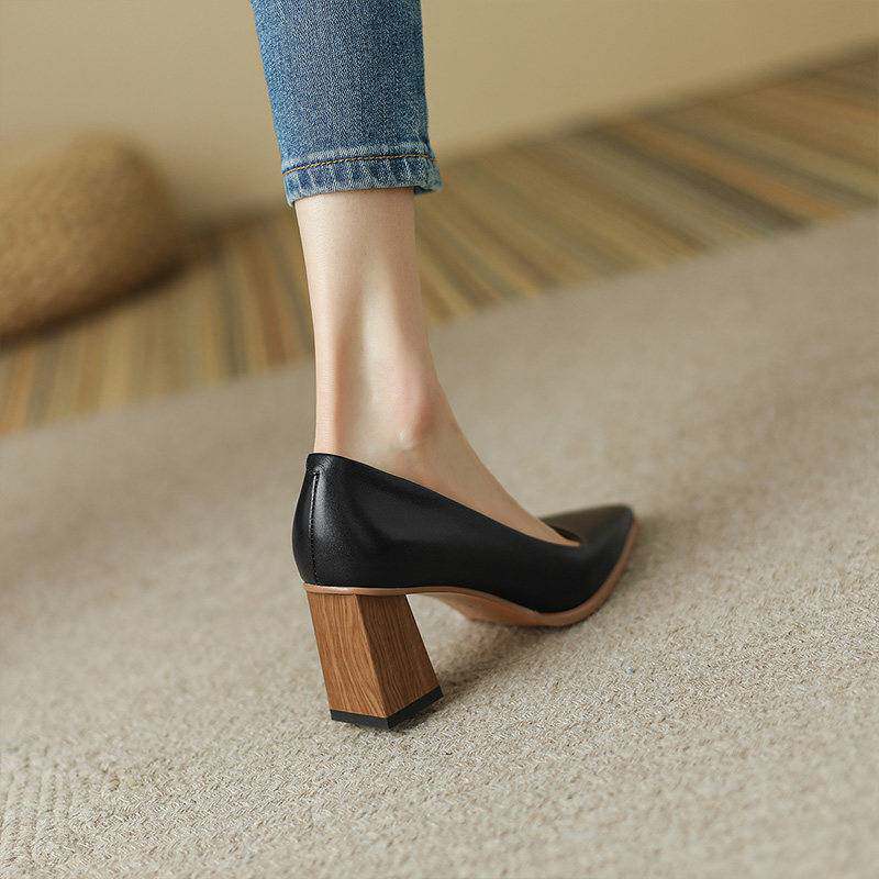 裸色高跟鞋女粗跟尖头法式新款羊皮工作职业旗袍真皮女鞋春夏单鞋