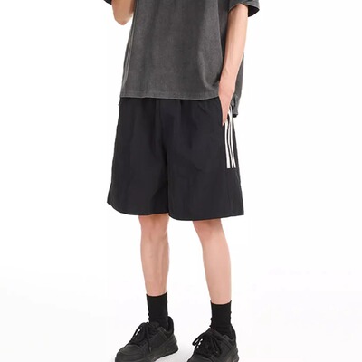 特大码条纹三条杠运动短裤男夏季冰丝透气速干宽松胖子篮球五分裤