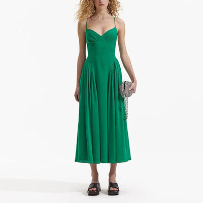 新款时尚气质连衣裙女2025秋季简约风纯色修身设计感吊带长裙单件